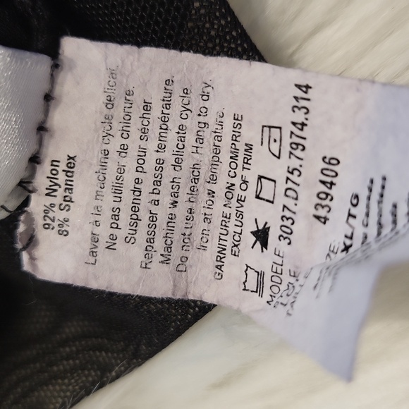 Laura long sheer sleeves - Picture 9 of 10